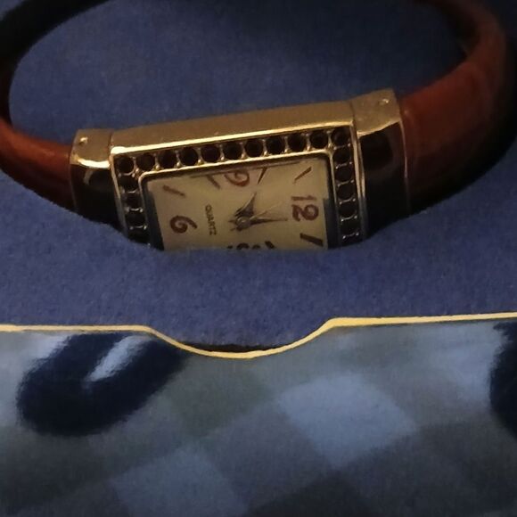 Vintage Avon Watch NIB NEVER USED - Picture 7 of 8